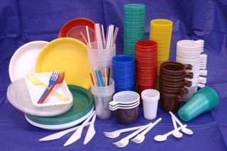 Пластиковая посуда — чистый яд