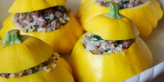 Фаршированные патиссоны с киноа и говядиной Фаршированные патиссоны с киноа и говядиной