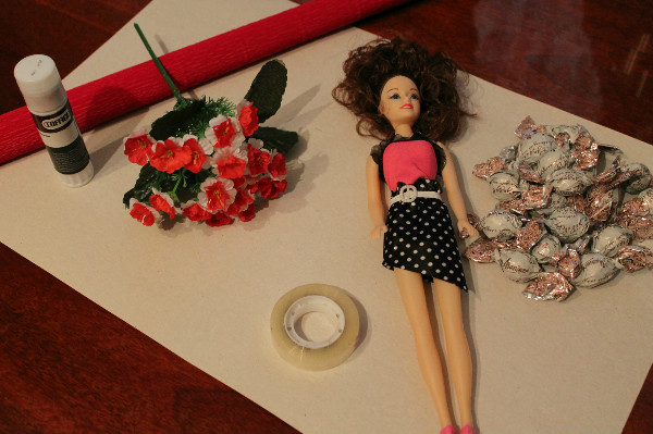Мастер-класс: делаем платье с конфетами для куклы, фото № 1