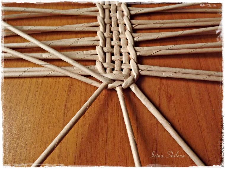 Мастер-класс: плетём лапоточки-оберег из бумажных трубочек, фото № 14
