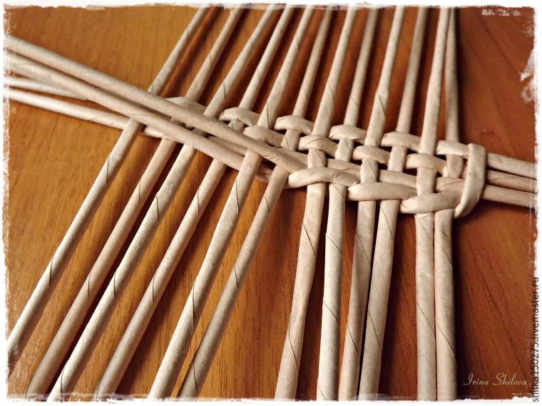 Мастер-класс: плетём лапоточки-оберег из бумажных трубочек, фото № 8