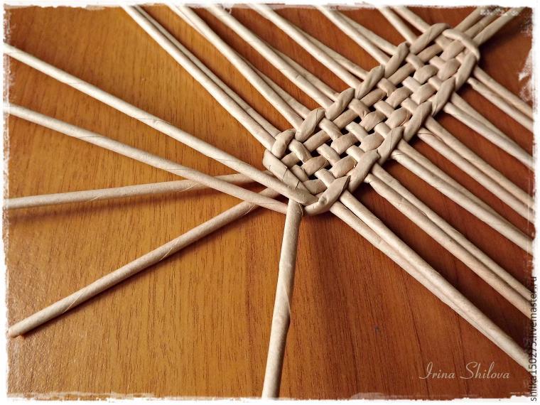 Мастер-класс: плетём лапоточки-оберег из бумажных трубочек, фото № 13
