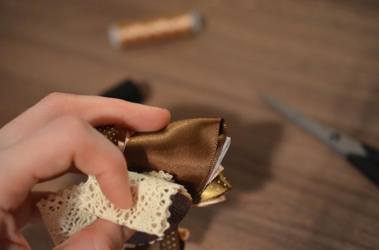 Мастер-класс: создаем элегантную брошь из лент «Шоколад», фото № 20