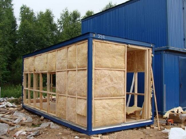 Как построить дачный дом из контейнеров