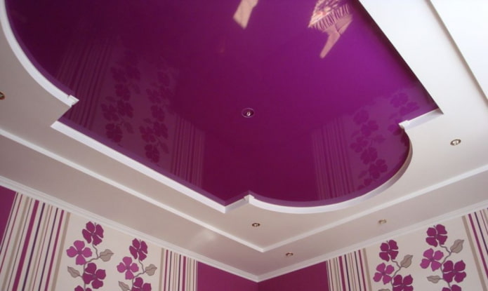 двухуровневый потолок фиолетового цвета