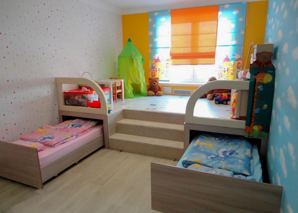 Выдвижные кровати в спальне разнополых детей