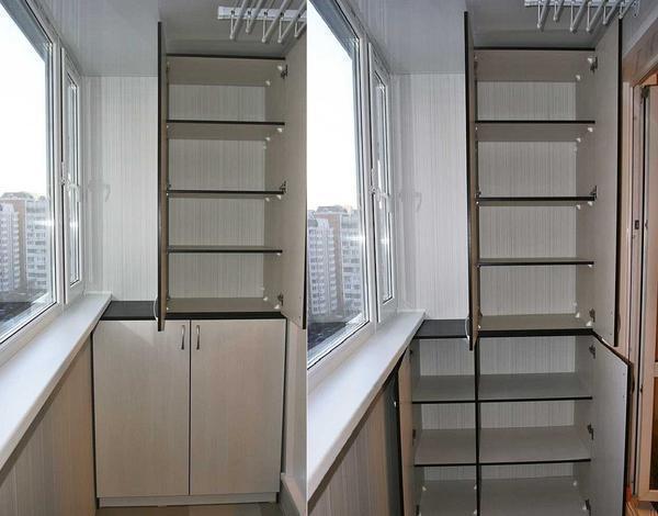 Выбирать шкаф следует, исходя из размеров и дизайна балкона 