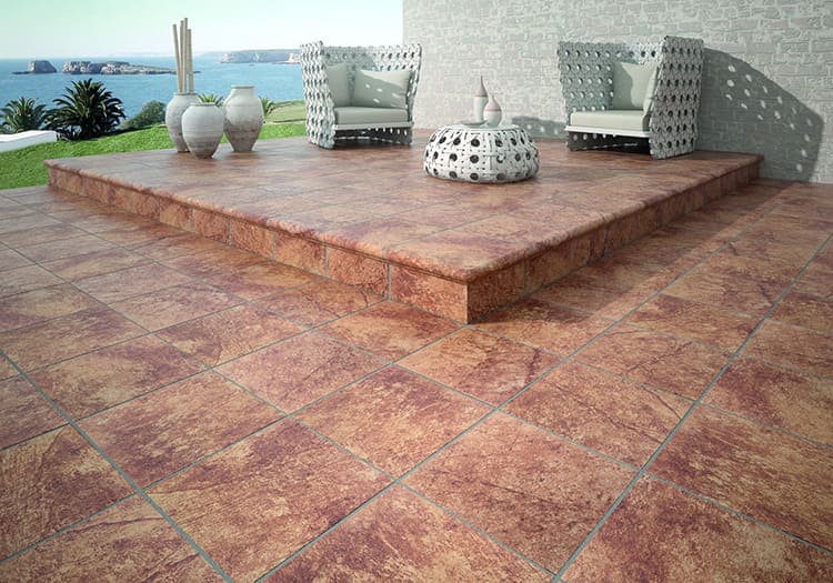 Керамогранит широко используется при оформлении придомовой территории