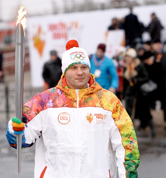 Фёдор с факелом зимних Олимпийских игр
