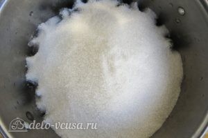 Виноградное варенье: Засыпать виноград сахаром