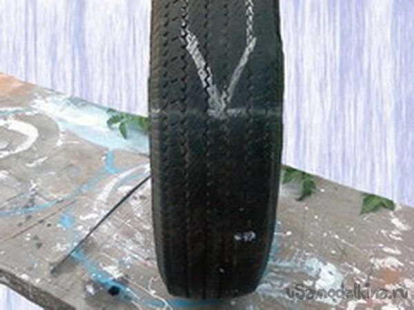 Красивый декор для вашей дачи – лебедь из автомобильной шины!
