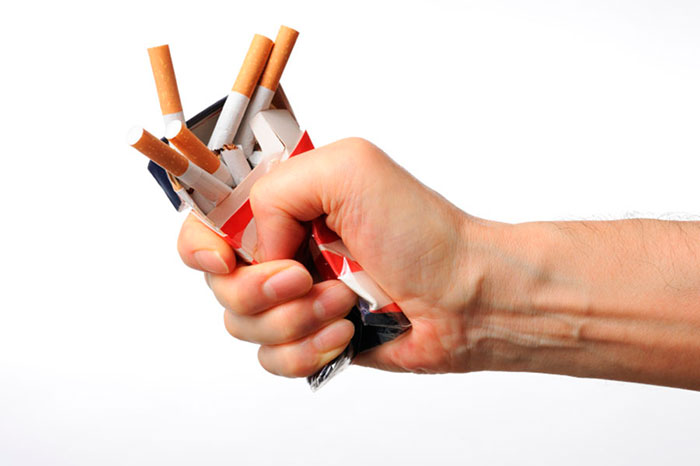 При отказе от курения необходимы физические нагрузки, чтобы не прибавить в весе