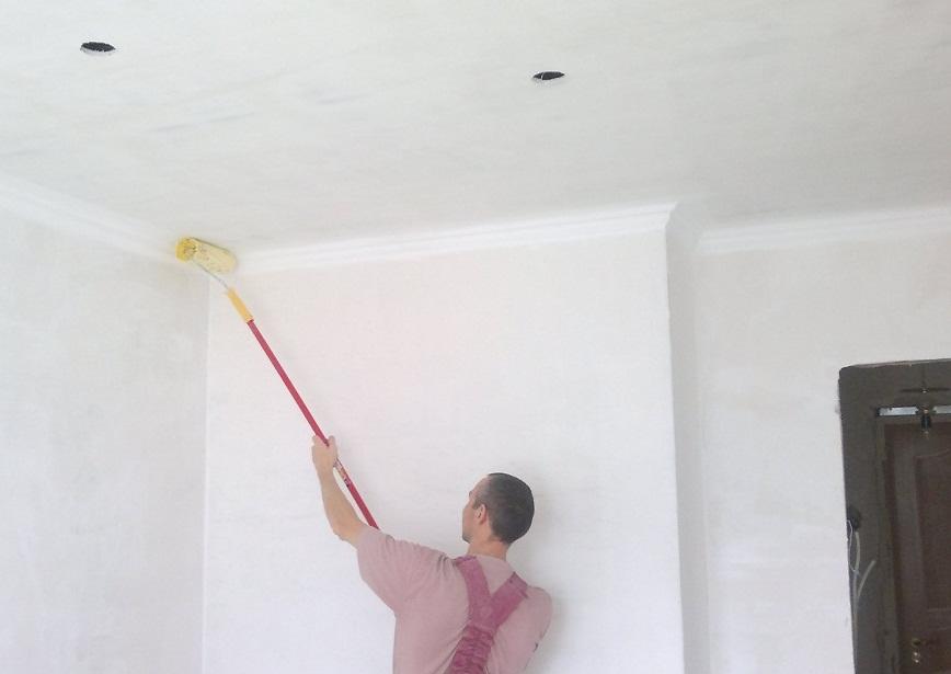 Если поверхность потолка в плохом состоянии, то рекомендуется применять грунтовку глубокого проникновения