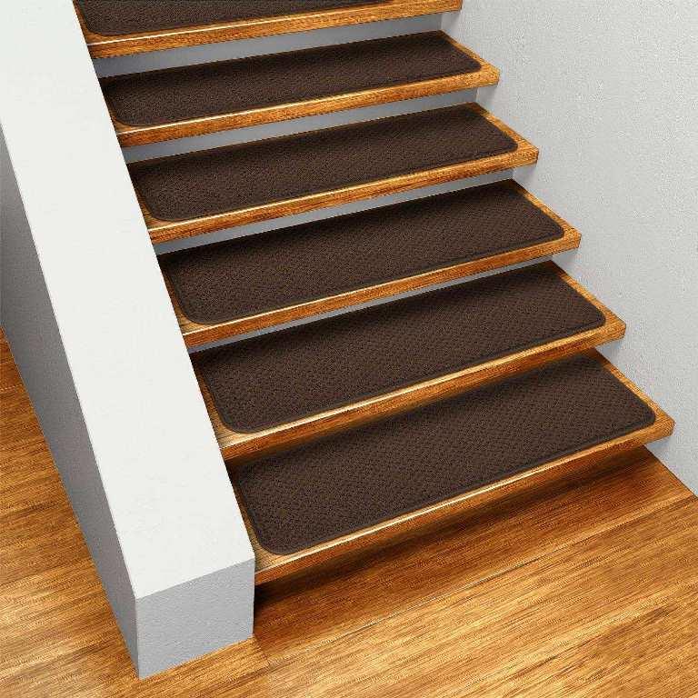 Сделать лестницу безопасной вам поможет специальное антискользящее покрытие 