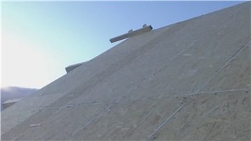 Технологические зазоры между плитами заполнены монтажной пеной Технологические зазоры между плитами заполнены монтажной пеной
