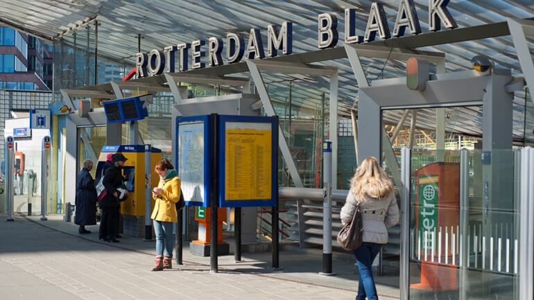 Фото станции метро Rotterdam Blaak Станция Rotterdam Blaak