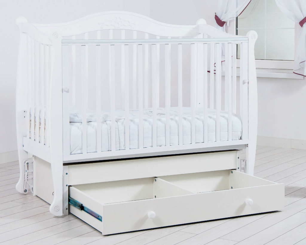 Кровать для новорожденного с выдвижным ящиком внизу и системой качания - маятник