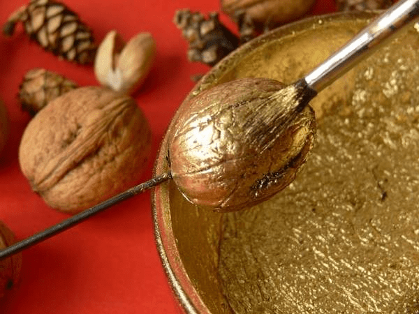 11Какие поделки смастерить из скорлупы грецких орехов