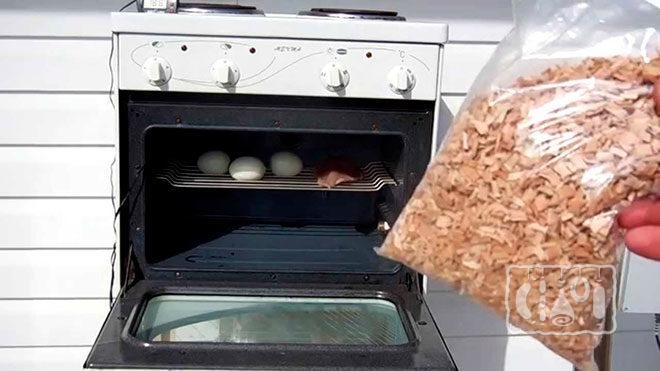 Использование газовой плиты для копчения продуктов Копчение продуктов в газовой плите