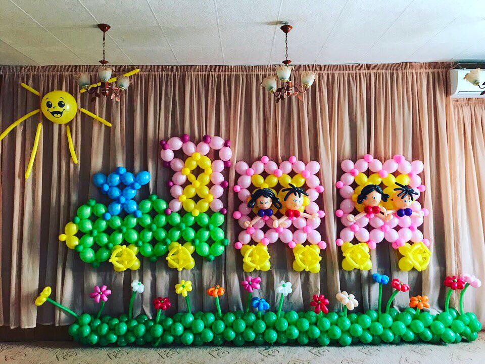 Украсить комнату шарами на день
