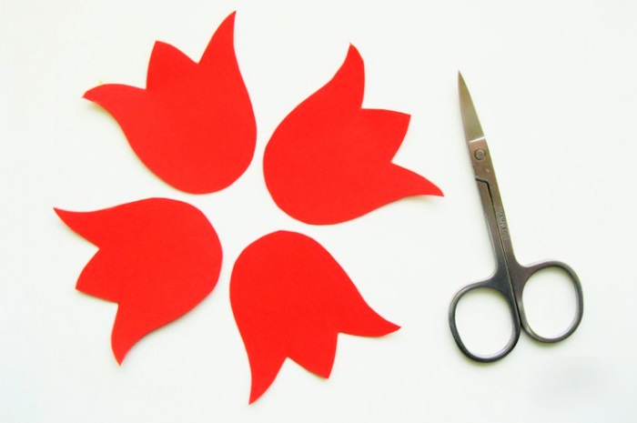 Как сделать тюльпаны из гофрированной бумаги – схема, фото 12