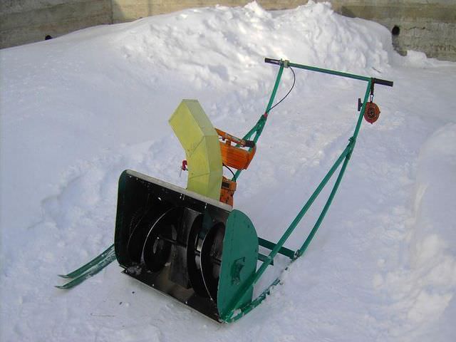 Техника для чистки снега дома
