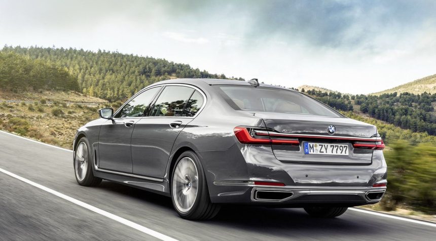 obzor-novogo-pokoleniya-BMW-7-Series-vypuska-2019-foto-vid-szadi