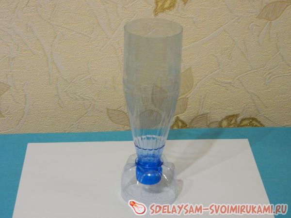 Ваза из пластиковой бутылки Ваза из пластиковой бутылки