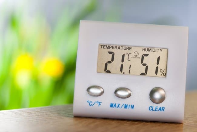 Нормативом влажности воздуха в детской комнате должна быть цифра в 50–60%