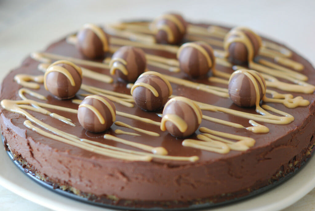 Как украсить торт шоколадом