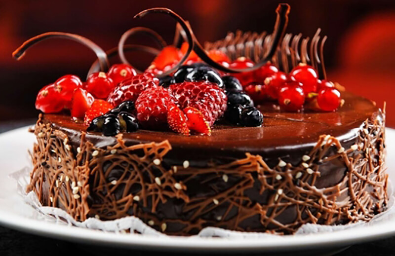 Как украсить торт шоколадом: фото