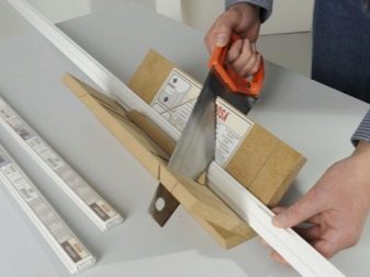 Багеты для потолка: как выбрать и установить?