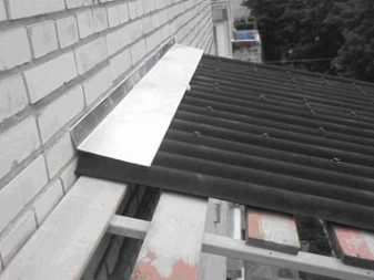 Козырьки над балконами: особенности конструкции и способы монтажа 