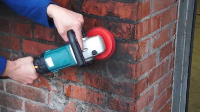 Стены для подобного утепления требуют качественной очистки