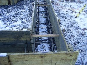 Поверхностная лента для деревянного дома - оптимальное решение дачного строительства