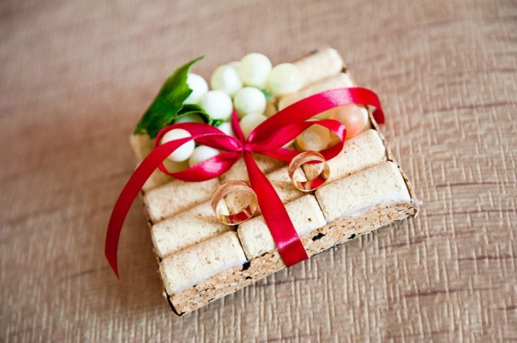 Необычная подушечка для колец