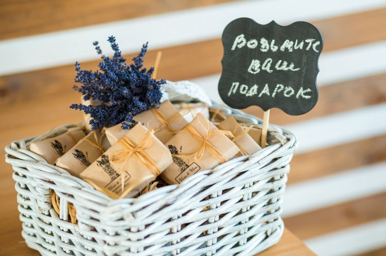 Подарки для гостей