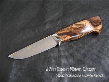нож с рукоятью из дерева зебрано