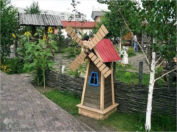 Корпус с молдингами